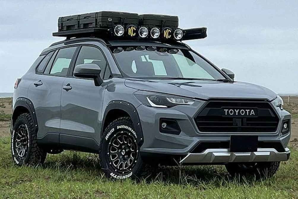 ����� ��������� Toyota Corolla Cross � ����-RAV4